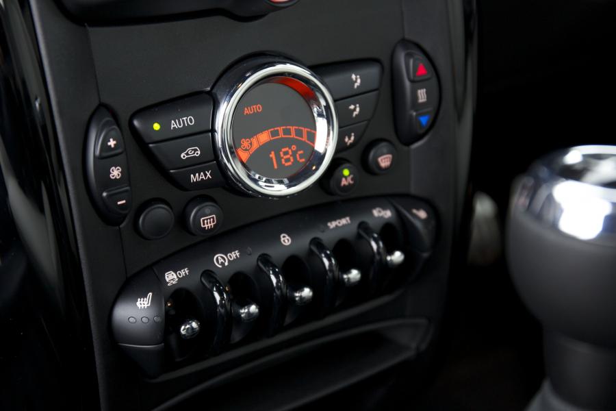  Mini Paceman Cooper S 2013 года  (UK) (фото 16 из 177)